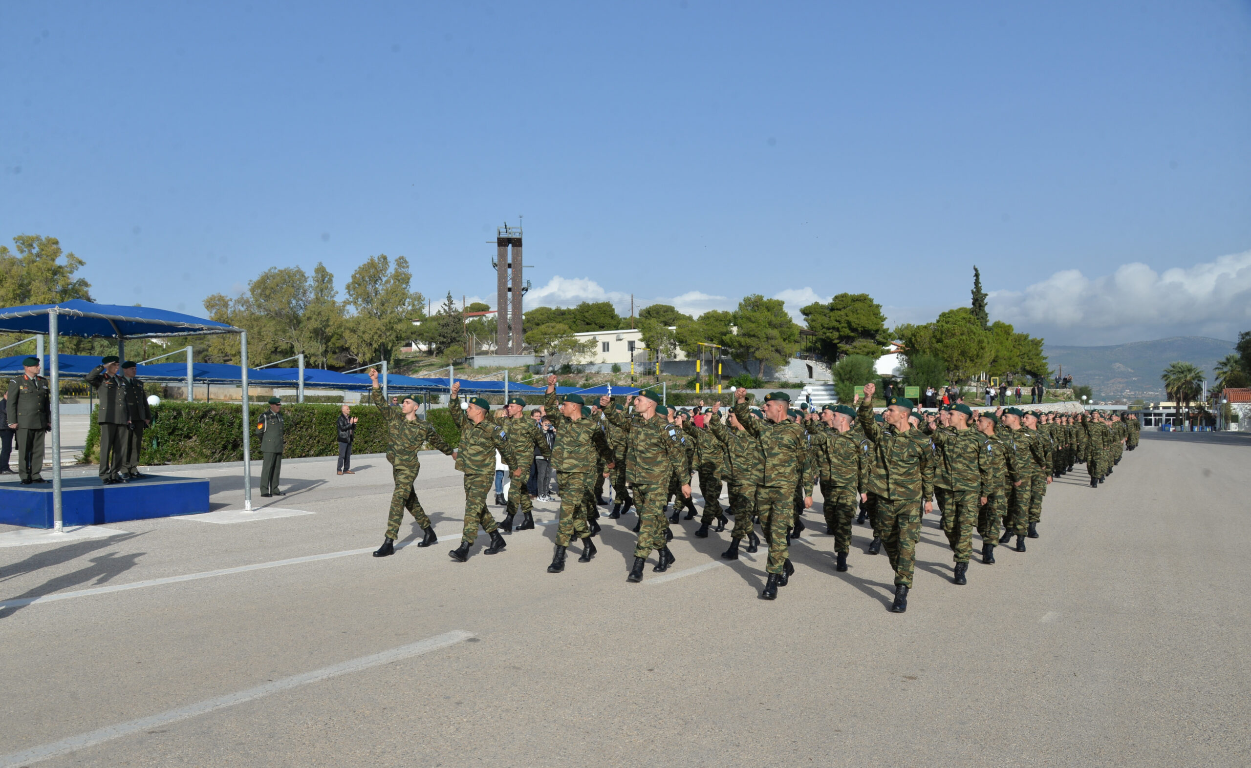 Την Πέμπτη 8 Δεκεμβρίου 2022 παρουσία του Γενικού Επιθεωρητή Στρατού - Διοικητή Δόγματος και Εκπαίδευσης Αντιστράτηγου Νικόλαου Φλάρη στο Κέντρο Εκπαίδευσης Τεθωρακισμένων (ΚΕΤΘ) στον Αυλώνα Αττικής και του Διοικητή της Διοίκησης Ειδικού Πολέμου του ΓΕΕΘΑ Αντιστράτηγου Γεώργιου Τσιτσικώστα στο Κέντρο Εκπαίδευσης Ειδικών Δυνάμεων (ΚΕΕΔ) στη Νέα Πέραμο Αττικής, πραγματοποιήθηκαν οι τελετές ορκωμοσίας των νεοκαταταγέντων Επαγγελματιών Οπλιτών (ΕΠ.ΟΠ) του Στρατού Ξηράς και του Κοινού Νομικού Σώματος. Σάββατο 10 Δεκεμβρίου 2022