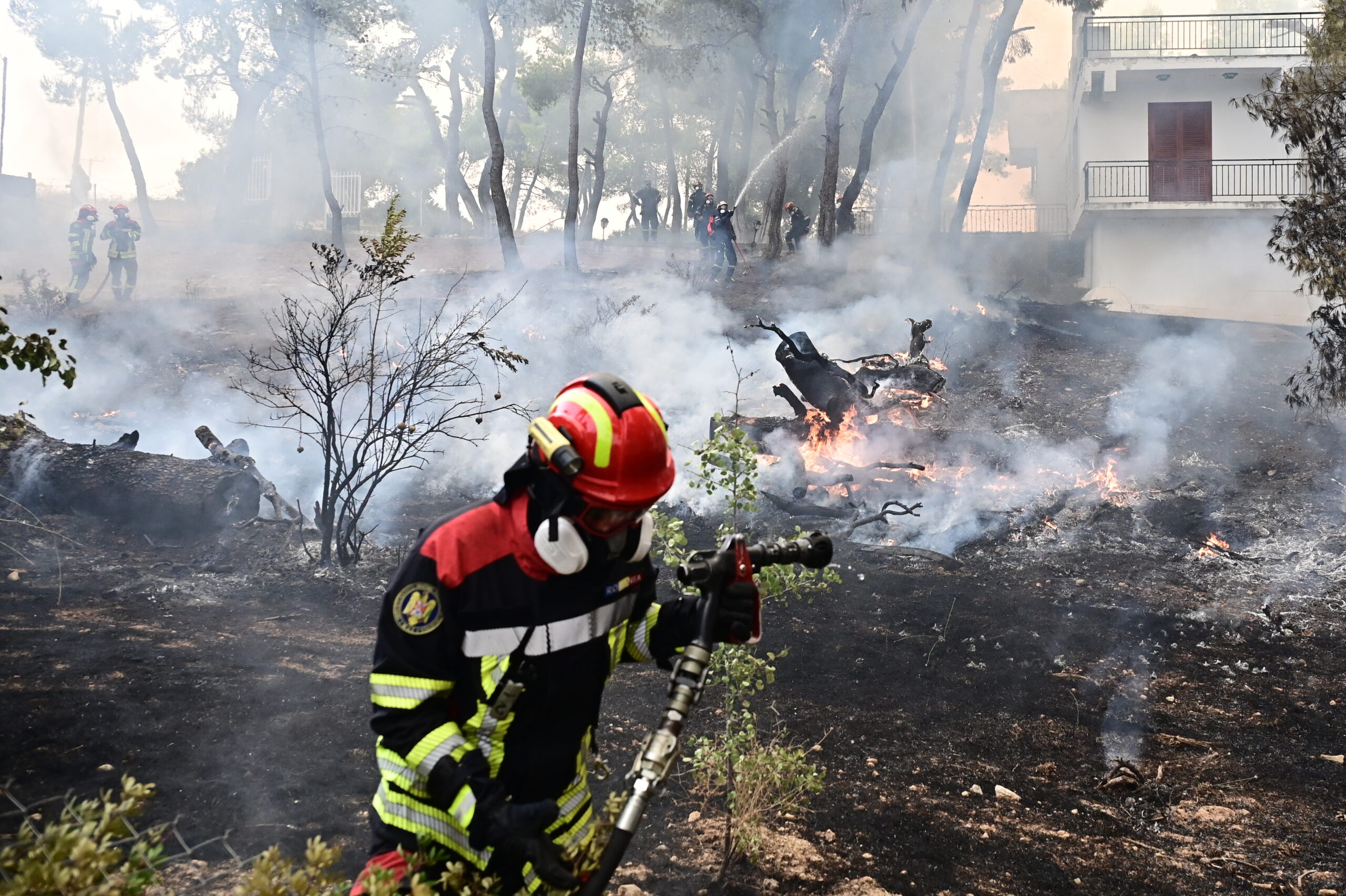 Συναγερμός για νέες φωτιές: Σε «Red Code» Αττική, Εύβοια, Χίος και Λέσβος – Ανησυχία στην Ψάθα για τα «καντηλάκια»