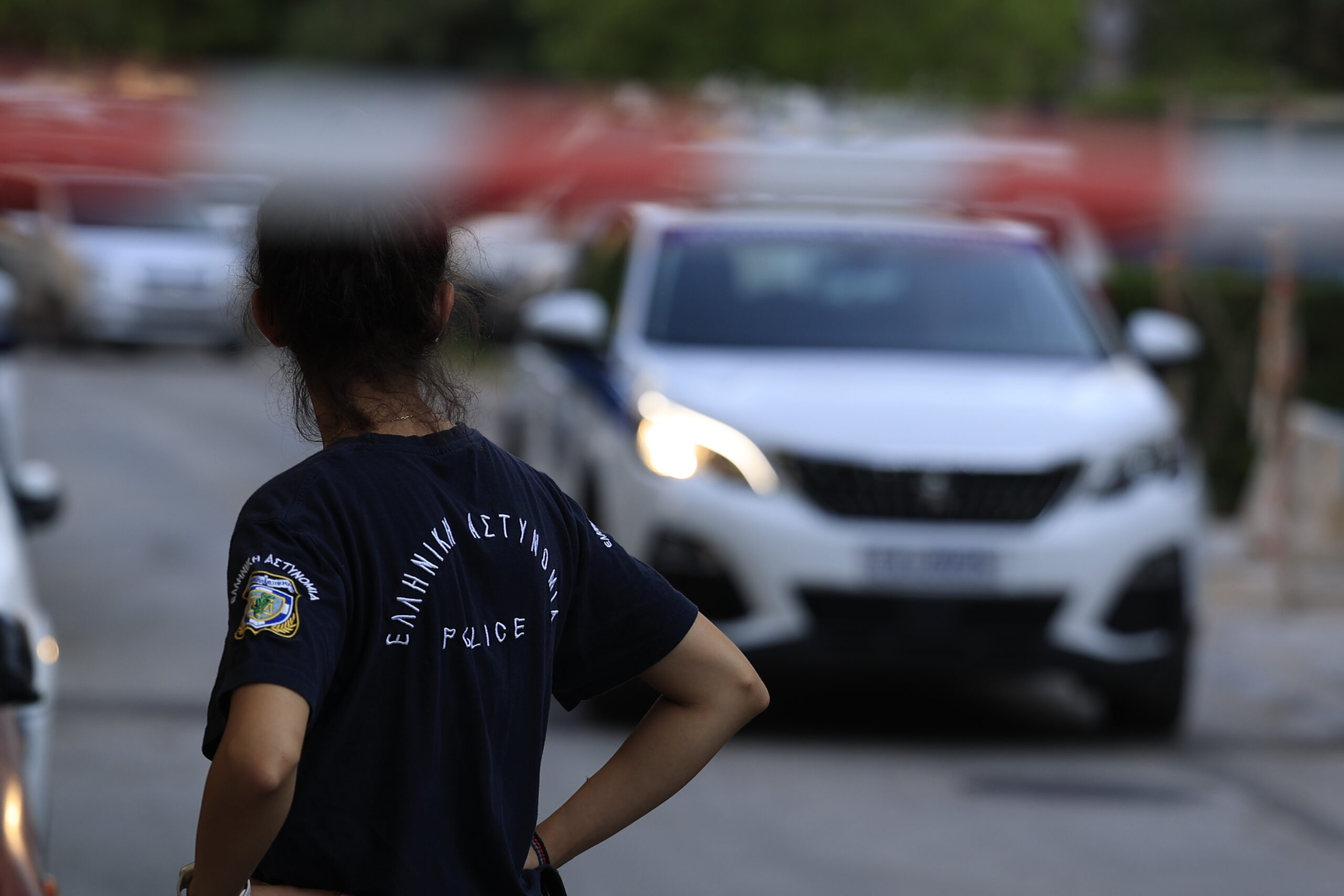 Νέα Σμύρνη: Γυναικοκτονία σε είσοδο πολυκατοικίας – Την πυροβόλησε και έβαλε τέλος στη ζωή του (Βίντεο)