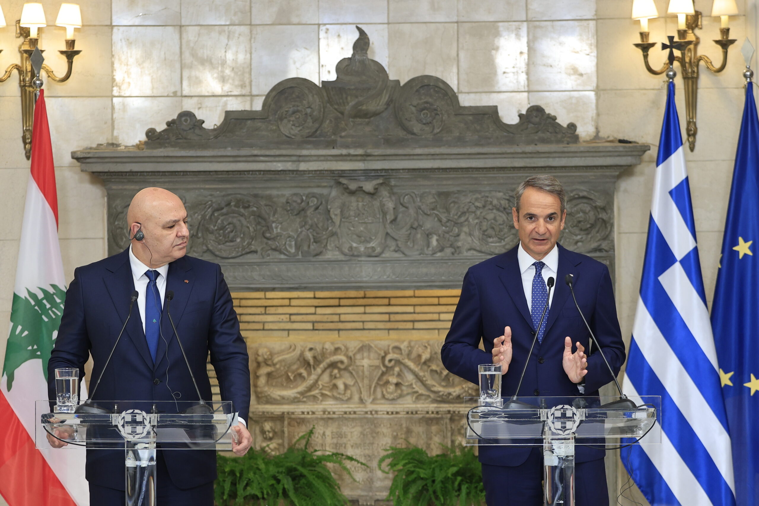Μητσοτάκης σε πρόεδρο Λιβάνου: «Η Ελλάδα υποστηρίζει αδιαπραγμάτευτα την κυριαρχία, την ανεξαρτησία αλλά και την ενότητα του Λιβάνου»