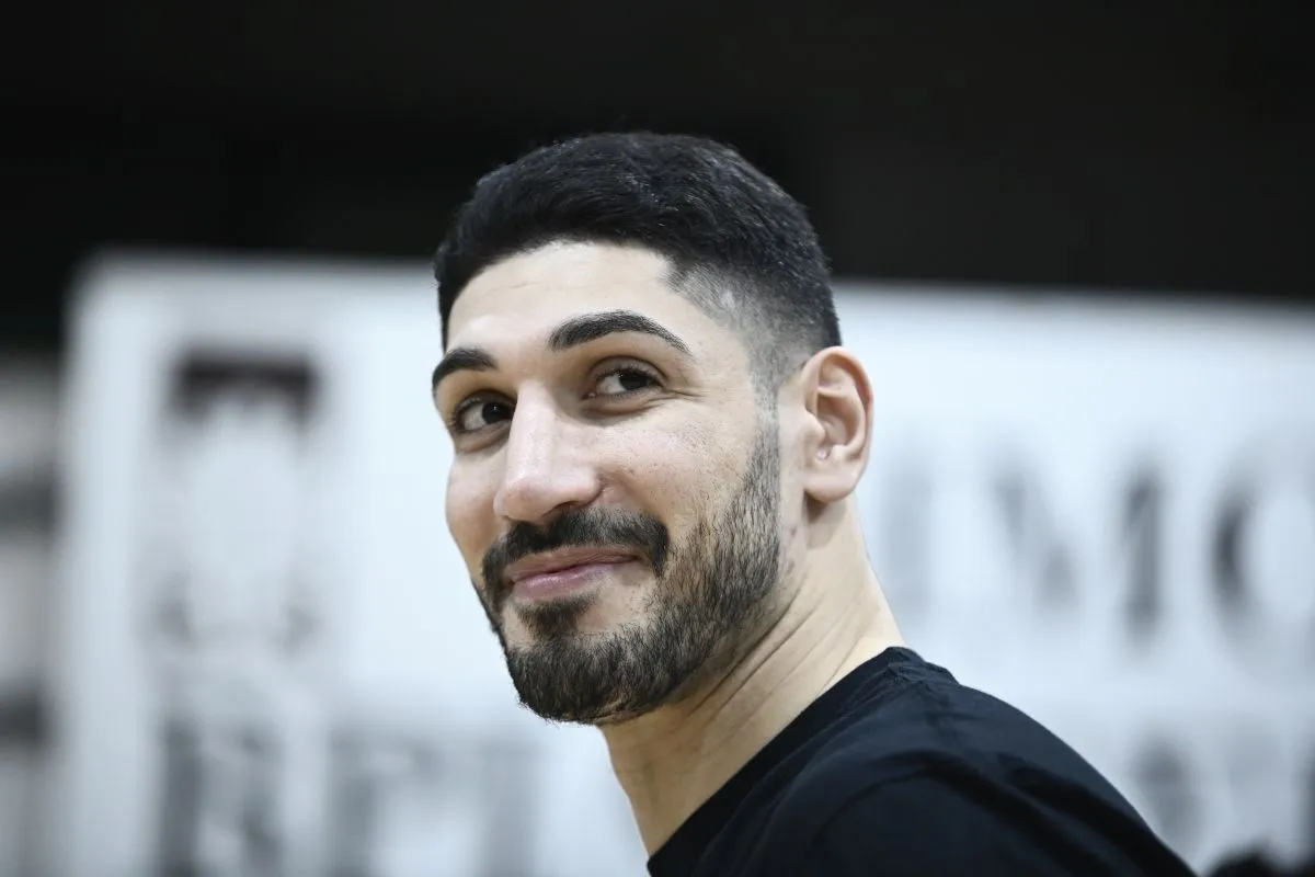 Ένες Καντέρ: Δηλώνει συμμετοχή στο WNBA Draft του 2027 και ανοίγει «πόλεμο» για τους κανονισμούς των τρανς αθλητών