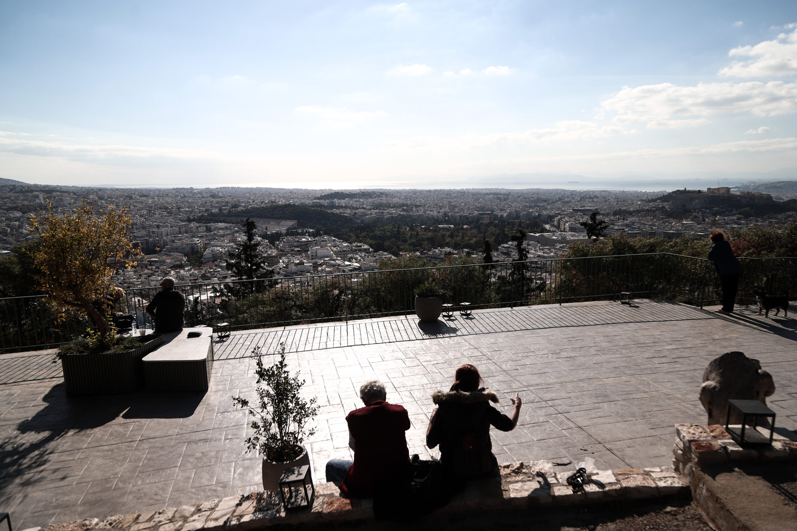 Ανοικτός τον Δεκαπενταύγουστο ο Λόφος Λυκαβηττού – Παραμένει κλειστός ο Λόφος Φινόπουλου