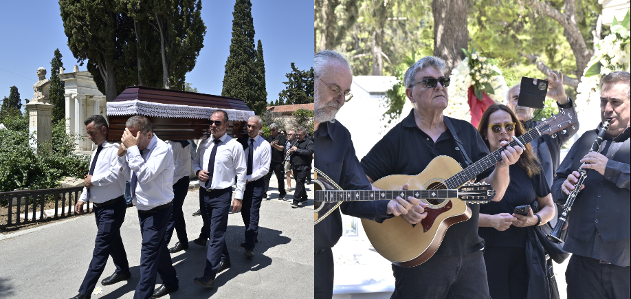 Λάκης Χαλκιάς: Με χειροκροτήματα και μουσική το τελευταίο «αντίο» – Συγκλονιστικές στιγμές στην κηδεία του (Βίντεο)