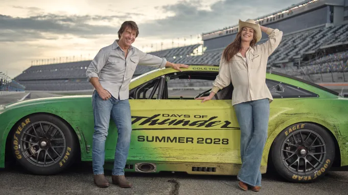 Days of Thunder 2: Ο Τομ Κρουζ επιστρέφει στο τιμόνι, και παίρνει για συνοδηγό την Αν Χάθαγουεϊ