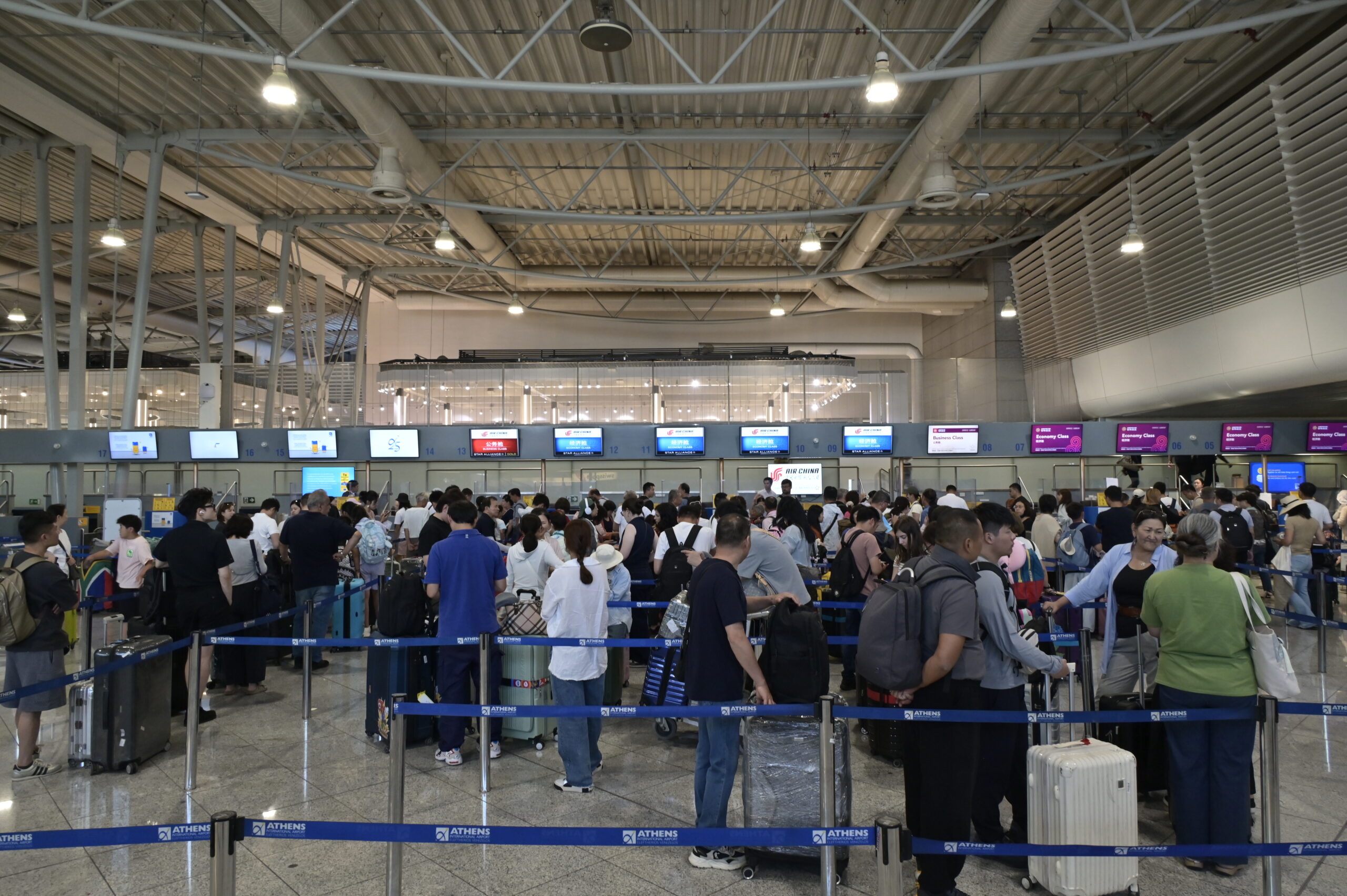 Αεροδρόμια: Κατάρρευση από τους νέους ελέγχους της ΕΕ – Το «Ελευθέριος Βενιζέλος» 3ο σε καθυστερήσεις