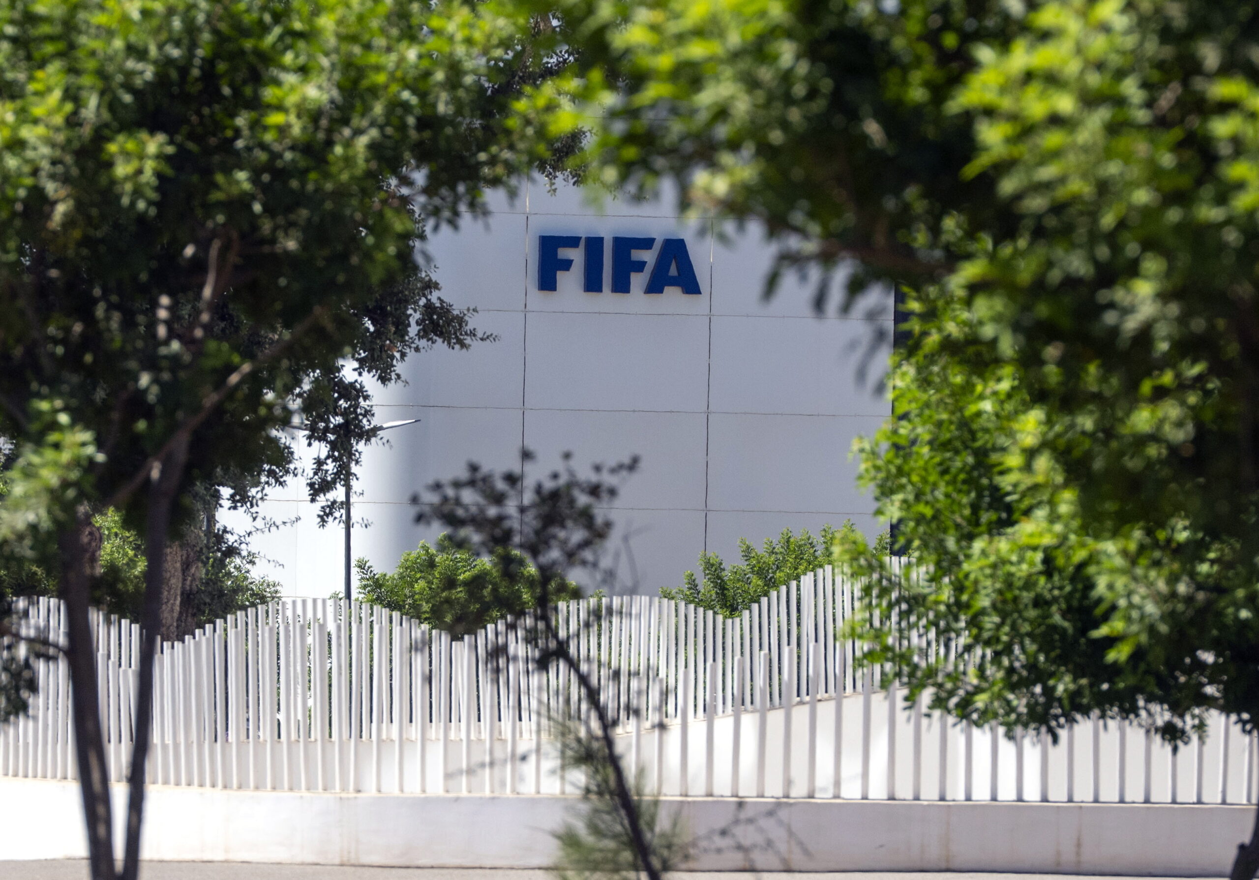Η FIFA προειδοποιεί για προσπάθεια υπονόμευσης του Ινφαντίνο