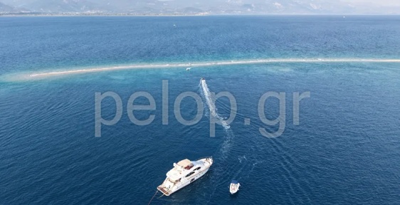 Αχαΐα: Απομακρύνθηκε από τα αβαθή το γιοτ που είχε προσαράξει στο Δρέπανο (Βίντεο)