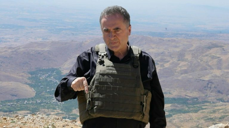 Αυστηρό μήνυμα Κατς προς Συρία-Τουρκία: Δεν φεύγουμε από το όρος Ερμών – Θα εμποδίσουμε την παρουσία σας