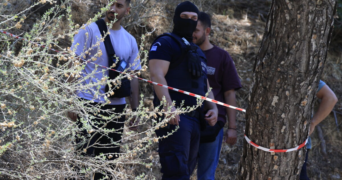 Θρίλερ στον Λυκαβηττό: Εντοπίστηκε σορός σε σπηλιά – Οι πρώτες εικόνες από το σημείο (Βίντεο)