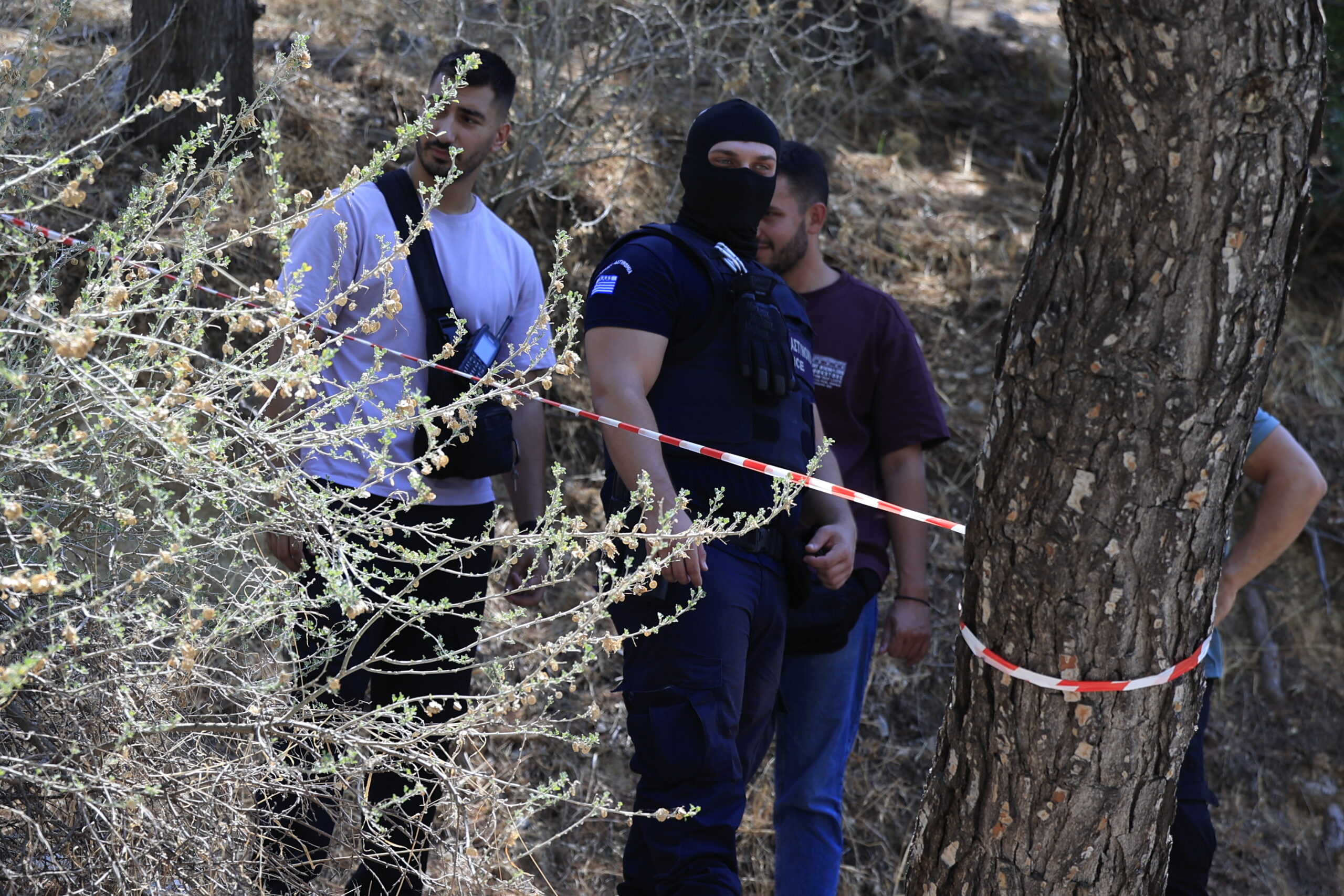 Θρίλερ στον Λυκαβηττό: Εντοπίστηκε σορός σε σπηλιά – Οι πρώτες εικόνες από το σημείο (Βίντεο)