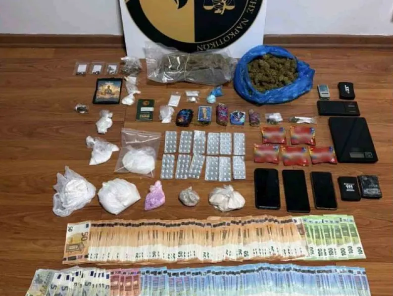 Κύκλωμα ναρκωτικών: Oι «κοριοί» της ΕΛ.ΑΣ εντόπισαν την τραγουδίστρια – Οι αποκαλυπτικοί διάλογοι (Βίντεο)