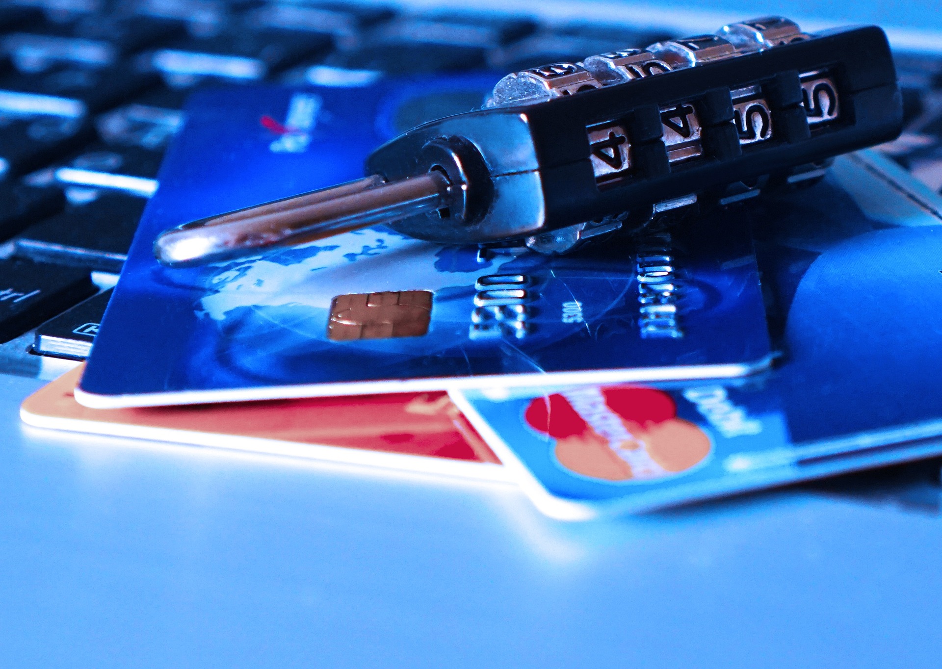 Σε κουράζουν τα passwords: Ίδιος κωδικός σε πολλούς λογαριασμούς αυξάνει τον κίνδυνο παραβίασης