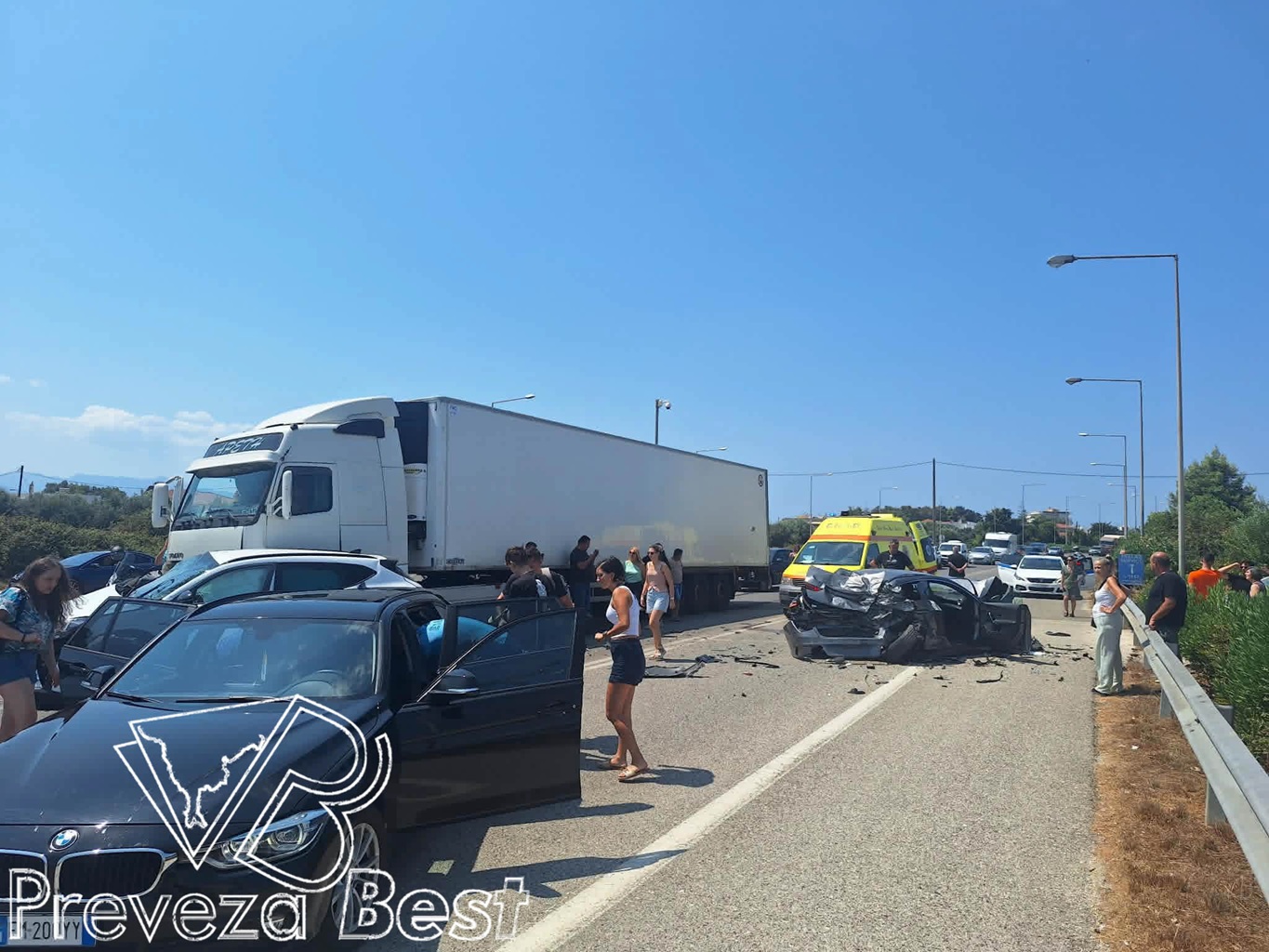 Πρέβεζα: Πώς συνέβη το σοβαρό τροχαίο με 8 τραυματίες – «Τραγικό λάθος του οδηγού της νταλίκας» (Βίντεο & Φωτό)