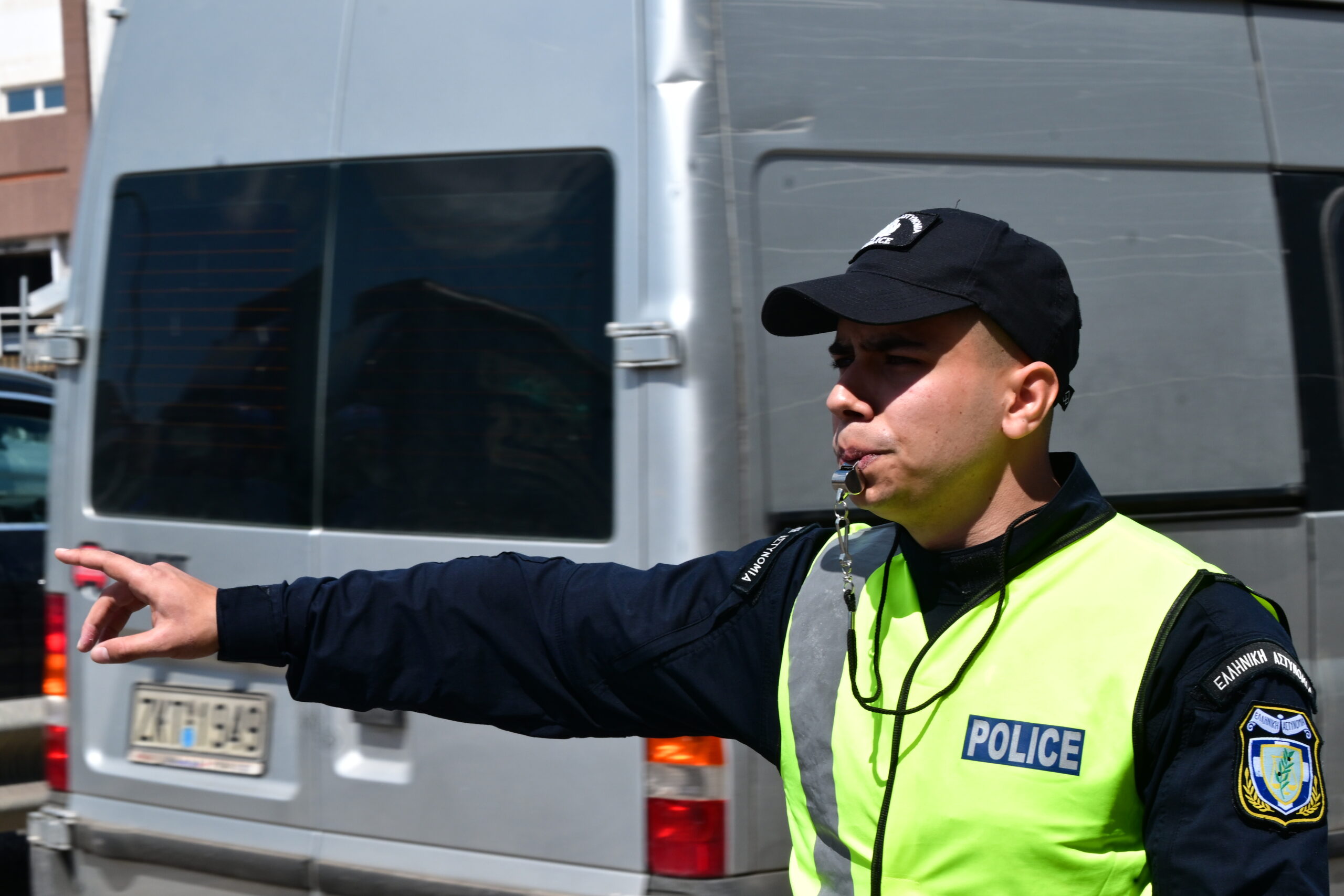 Σοβαρό τροχαίο στην Αθηνών – Σουνίου: Σύγκρουση ΙΧ με μοτοσικλέτα στην Αλθέα (Βίντεο)
