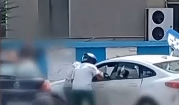 Καταδίωξη με άγριο φινάλε έξω από το ΑΧΕΠΑ – Εμβολισμός, σπασμένα τζάμια και σύλληψη 37χρονου με κλεμμένο ΙΧ (Βίντεο)