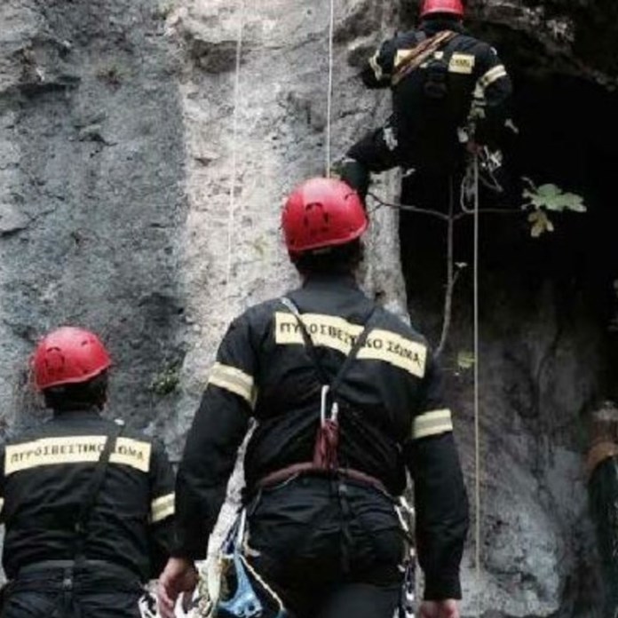 Μήλος: Εγκλωβίστηκε στην κορυφή βράχου 20 μέτρων – Επιχείρηση διάσωσης για 33χρονο στη Φυριπλάκα