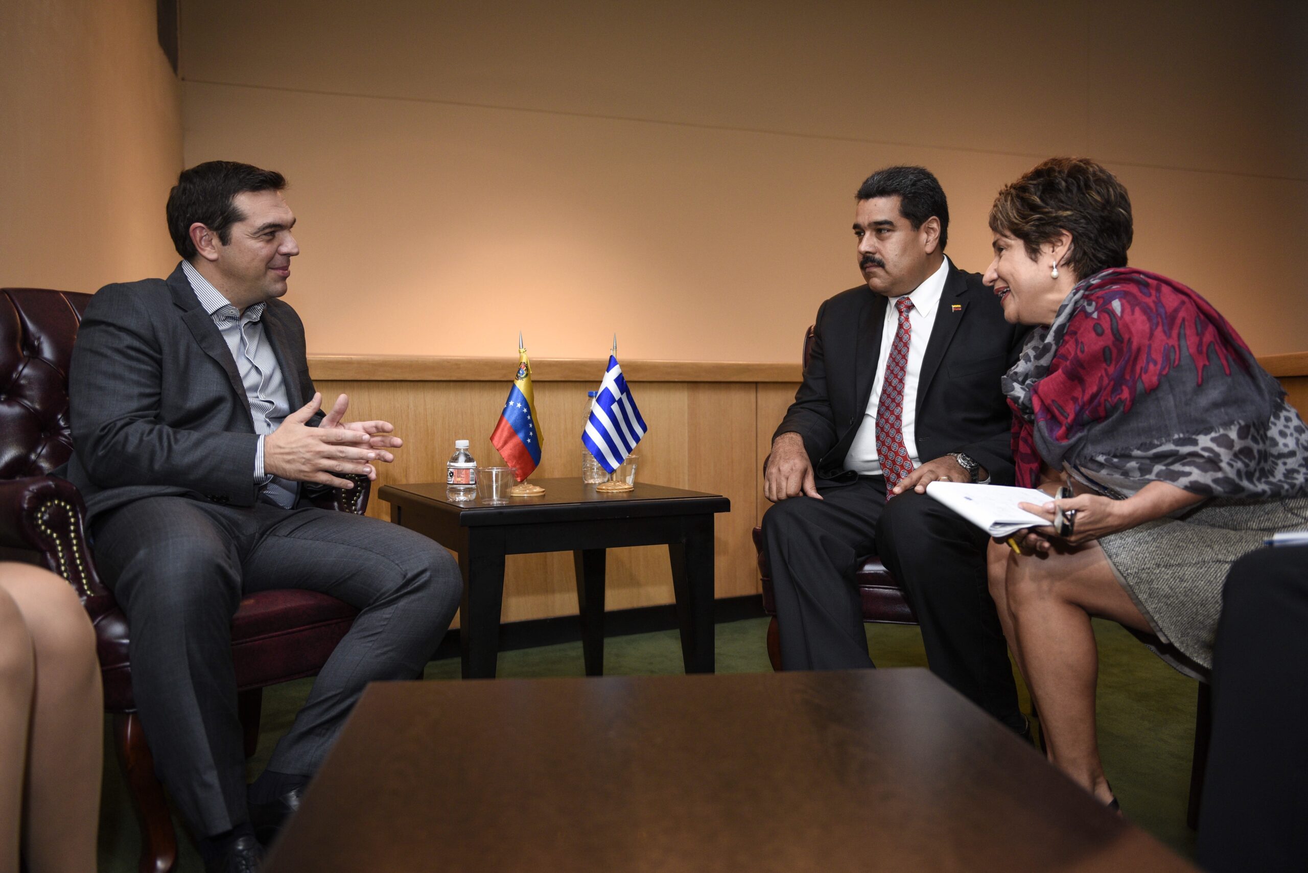  Τσίπρας – Μαδούρο: Η μαρτυρία που ανάβει φωτιές –  Σδούκου: «Ζητά διαφάνεια από τους άλλους – Το ίδιο οφείλει να τηρεί και ο ίδιος» – Σκληρή επίθεση και από Γεωργιάδη