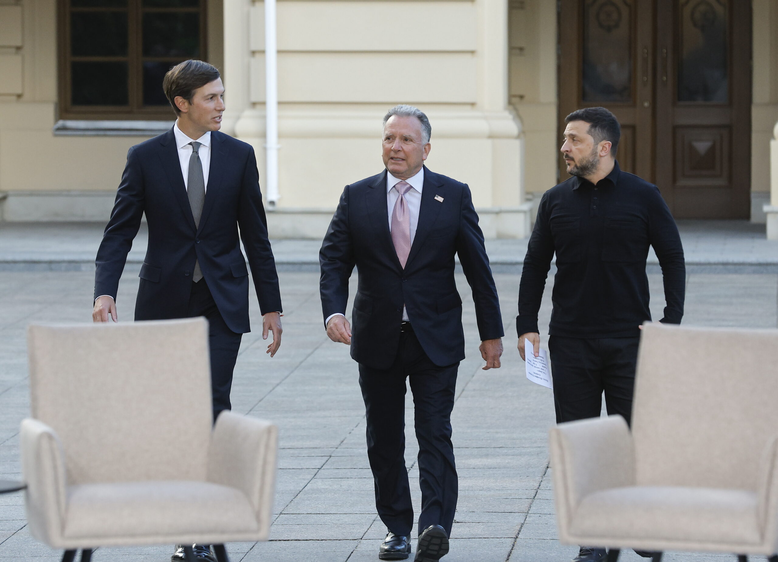 epa13218206 Ukrainian President Volodymyr Zelensky (R), US Special Envoys for Peace, Steve Witkoff (C) and Jared Kushner (L), attend their joint press conference at the Mariinsky Palace in Kyiv, Ukraine, 06 September 2026. The US envoys arrived in Kyiv for talks with the Ukrainian president and his team, one day after their visit to Moscow.