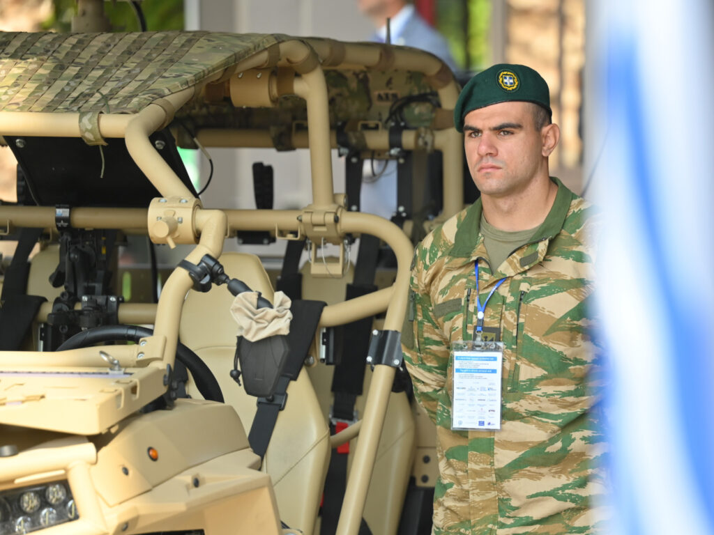 Ο Υπουργός Εθνικής Άμυνας Νίκος Δένδιας εγκαινίασε σήμερα, Σάββατο 7 Σεπτεμβρίου 2024, το Περίπτερο του Υπουργείου Εθνικής Άμυνας στην 88η Διεθνή Έκθεση Θεσσαλονίκης (ΔΕΘ), συνοδευόμενος από τον Αρχηγό ΓΕΕΘΑ Στρατηγό Δημήτριο Χούπη, τον Γενικό Γραμματέα του Υπουργείου Εθνικής Άμυνας Αντώνιο Οικονόμου, τον Αρχηγό ΓΕΣ Αντιστράτηγο Γεώργιο Κωστίδη, τον Αρχηγό ΓΕΝ Αντιναύαρχο Δημήτριο-Ελευθέριο Κατάρα ΠΝ και τον Αρχηγό ΓΕΑ Αντιπτέραρχο (Ι) Δημοσθένη Γρηγοριάδη. Σάββατο 7 Σεπτεμβρίου 2024 