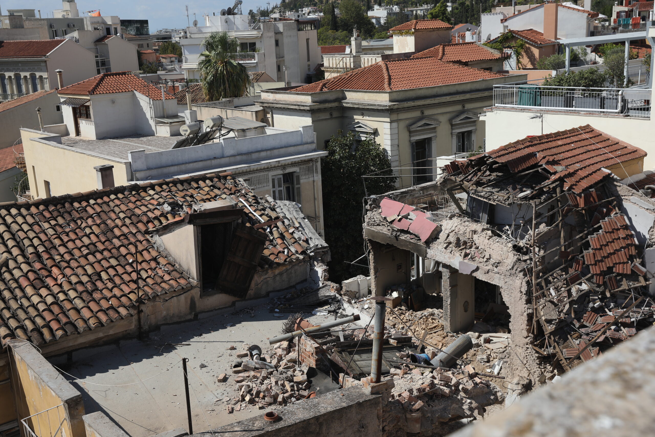 Έκρηξη στην Πλάκα: Στο εσωτερικό δίκτυο φυσικού αερίου στρέφονται οι έρευνες – Το κρίσιμο εύρημα