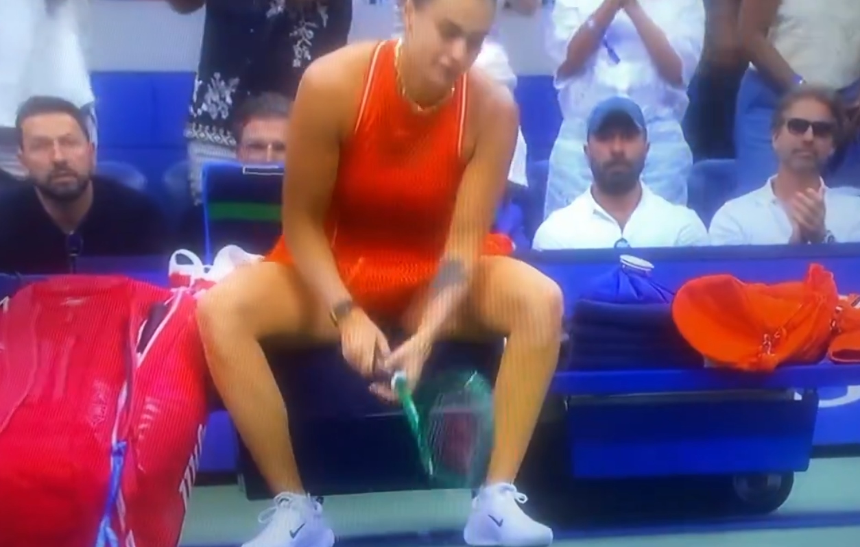 US Open: Ξέσπασε η Σαμπαλένκα μετά την ήττα από τη Ριμπάκινα – Έσπασε τη ρακέτα της στον πάγκο (Βίντεο)