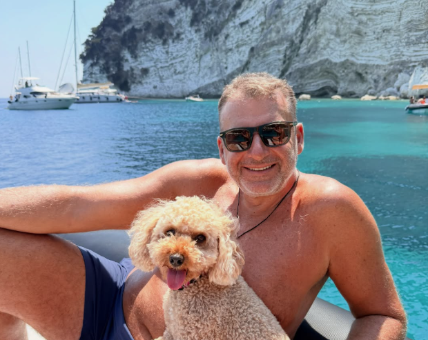 Ο Γιώργος Λιάγκας μέσα από το Blue Lagoon: «Άφησα το καλύτερο για το τέλος»