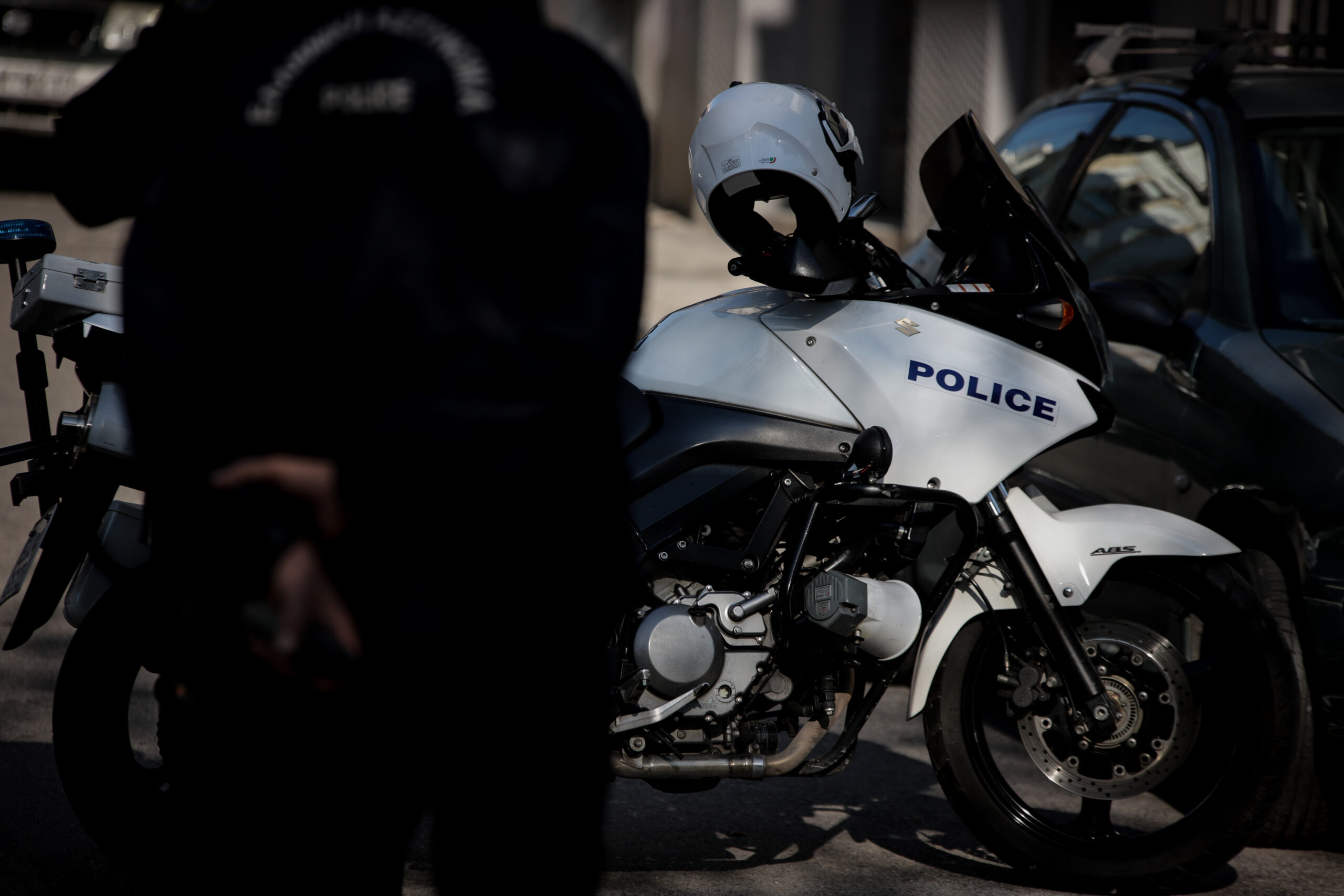 Καλαμάτα: Στη φυλακή ο 38χρονος – Σημάδεψε δύο φορές την 25χρονη πρώην σύντροφό του στο κέντρο της πόλης