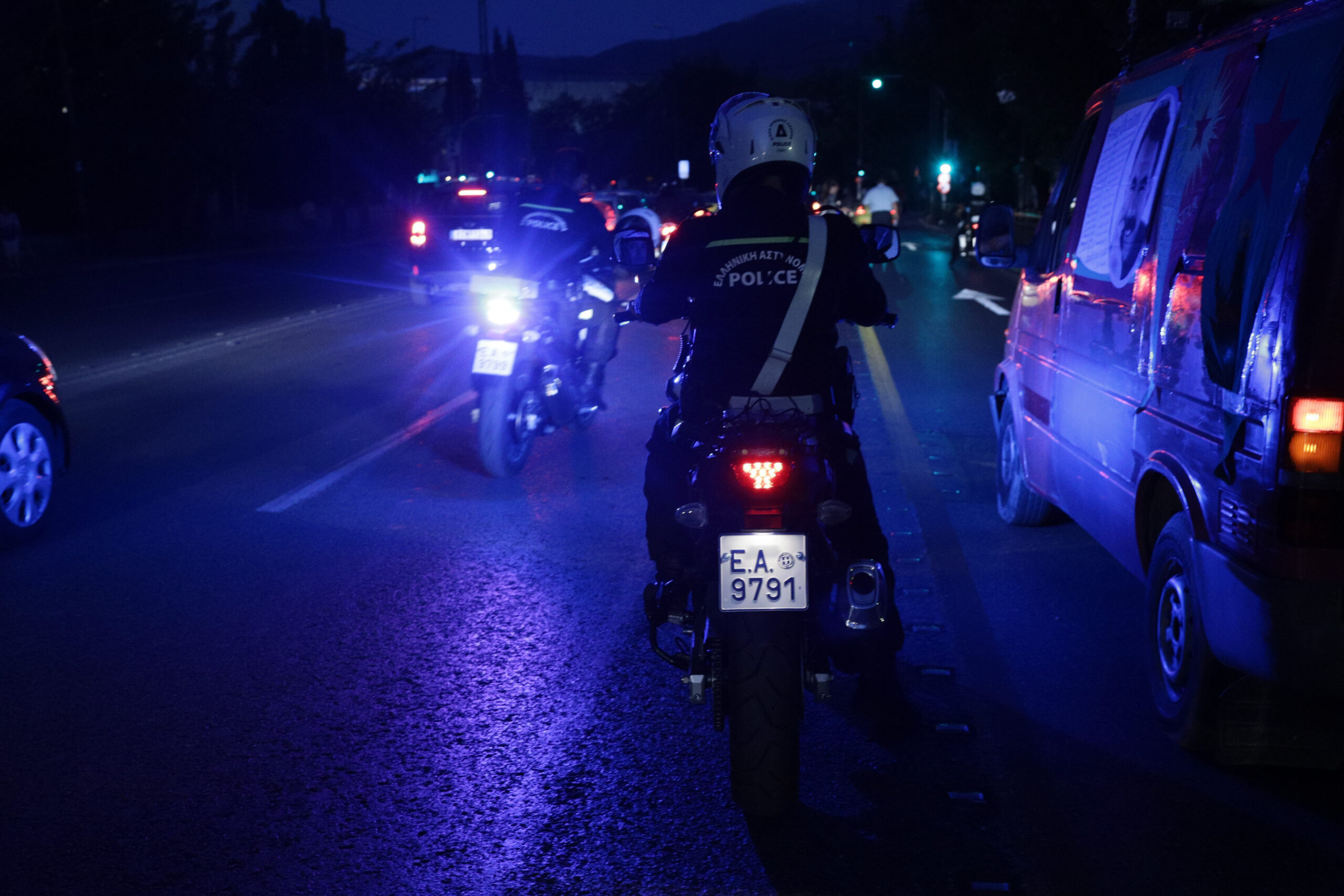 Πτολεμαΐδα: Επεισοδιακή σύλληψη 53χρονου – Επιτέθηκε σε δύο αστυνομικούς με γροθιές