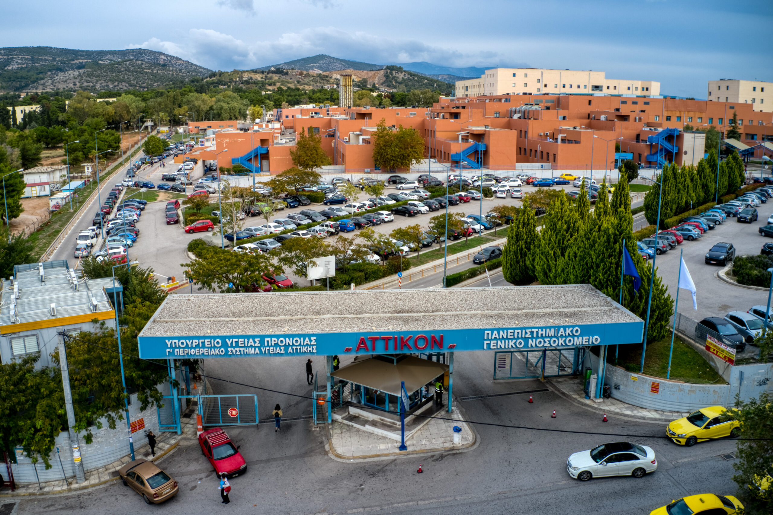 Εργατικό ατύχημα στο «Αττικόν»: Οικοδόμος έπεσε από σκαλωσιά –  Νοσηλεύεται σε κρίσιμη κατάσταση στη ΜΕΘ