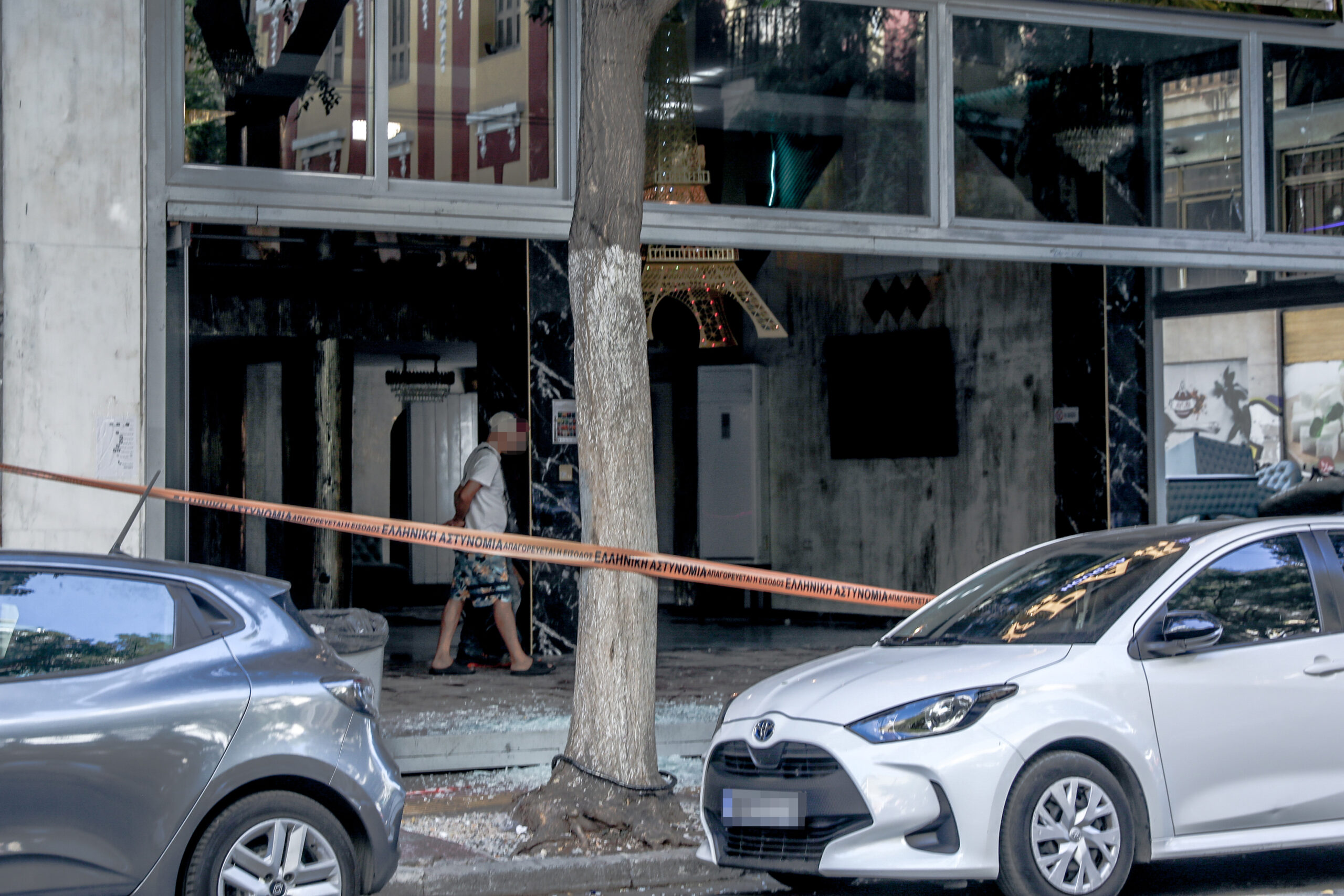 Αθήνα: Διπλό χτύπημα με χειροβομβίδες σε καταστήματα εστίασης – Στο μικροσκόπιο ο «βασιλιάς των φυλακών»