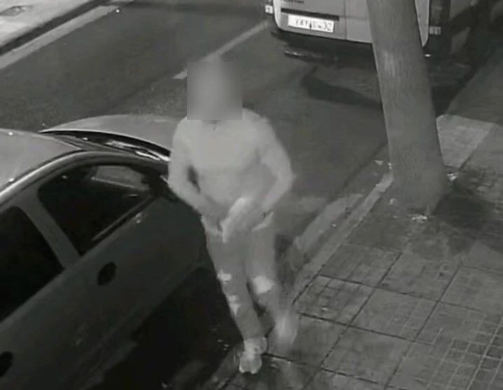 Βίντεο ντοκουμέντο: Άνδρας αφήνει σε παρμπρίζ φωτογραφίες και προσωπικά στοιχεία νεαρής γυναίκας στο Ηράκλειο