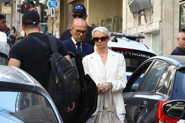 Υπόθεση Μαζωνάκη: Πλασμαφαίρεση σε ανήλικο ζήτησε η γιατρός – Απολύθηκε με email όταν αρνήθηκε η αναισθησιολόγος (Βίντεο)