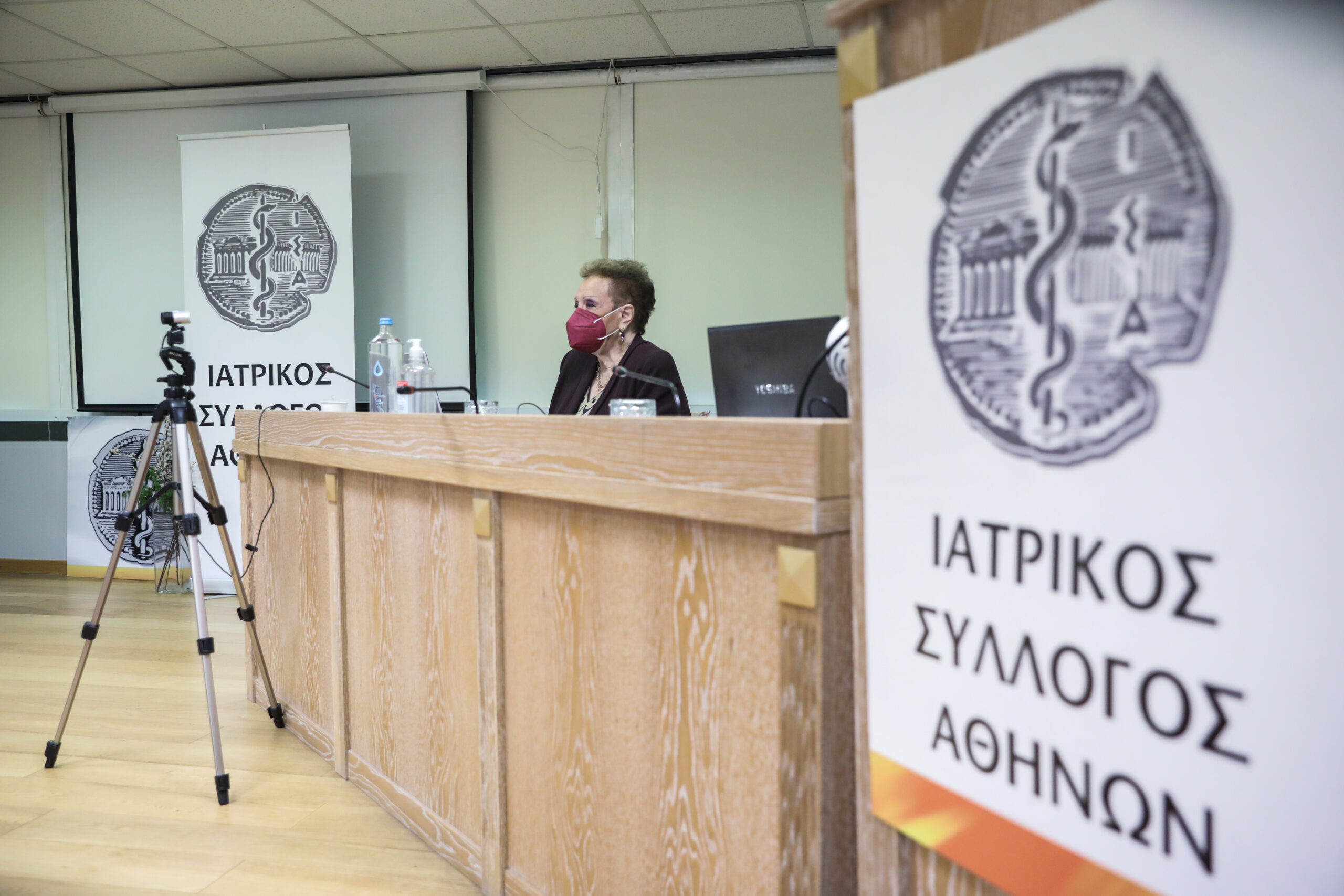 Θάνατος Μαζωνάκη: Έφοδος της Εισαγγελίας Πρωτοδικών στα γραφεία του ΙΣΑ – Το τιμολόγιο για μηχάνημα πλασμαφαίρεσης (Βίντεο)