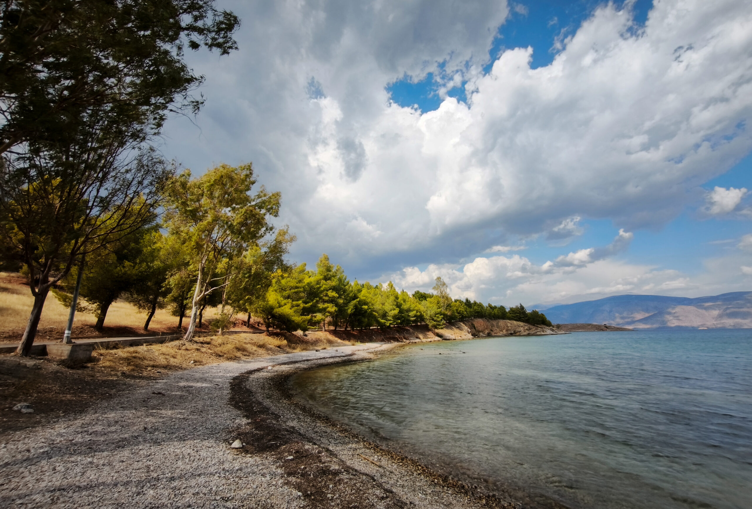 Καιρός: «Μυρίζει» φθινόπωρο – Βροχές, ενισχυμένοι βοριάδες και νέα επιδείνωση από την Τρίτη (Βίντεο)