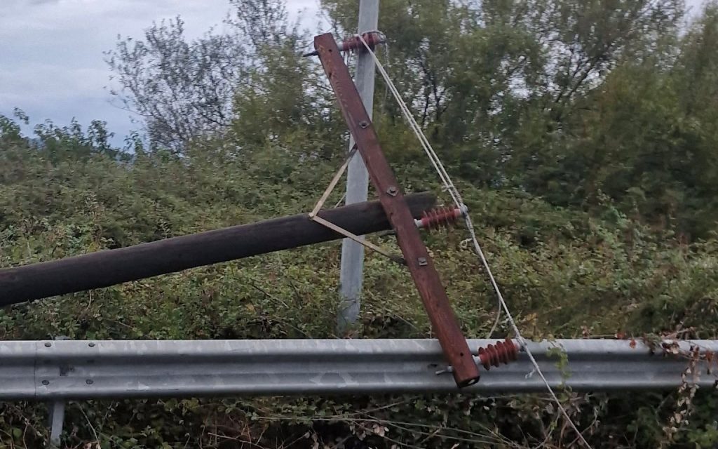Σάρωσε την Πάργα η κακοκαιρία: Πτώσεις στύλων ρεύματος και παρασυρμένα κεραμίδια