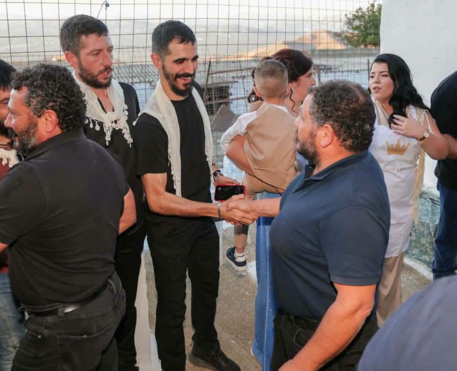 Κρήτη: Σπάνια βάπτιση με 12 νονούς – Το ιστορικό ξωκλήσι που άνοιξε ξανά 50 χρόνια μετά