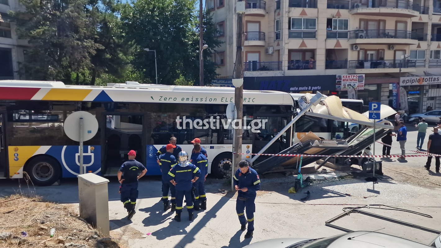 Θεσσαλονίκη: Λεωφορείο έπεσε σε στάση – Tέσσερις τραυματίες