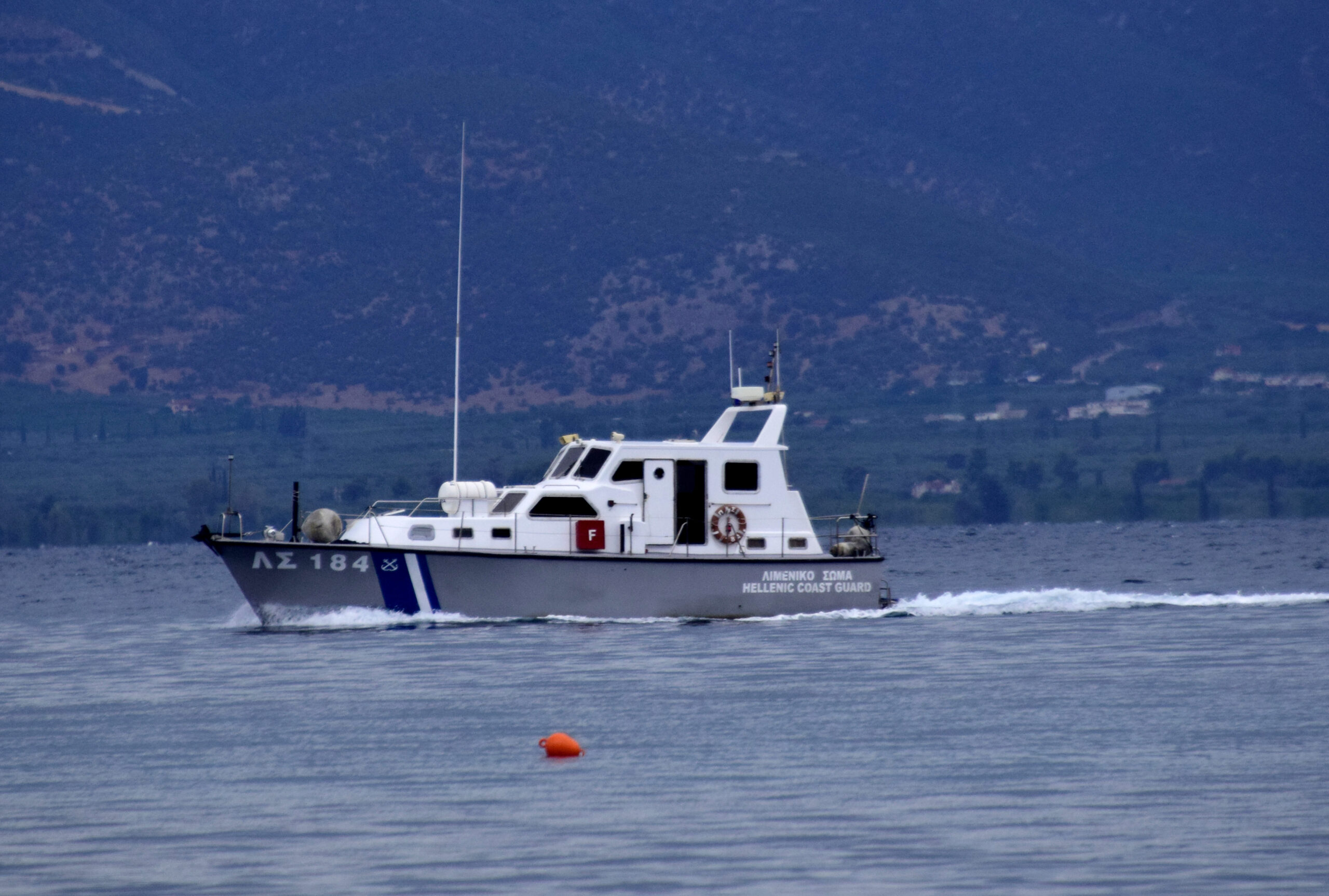 Γαύδος: Συνελήφθη 13χρονος που οδηγούσε σκάφος με 34 μετανάστες