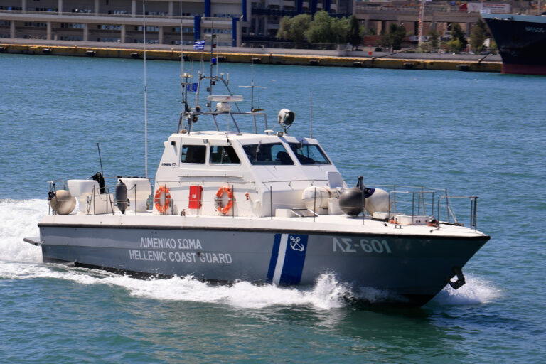 Κρήτη: Δύο λέμβοι με 84 μετανάστες εντοπίστηκαν νότια του νησιού – Επιχειρήσεις του Λιμενικού με τη συνδρομή της Frontex