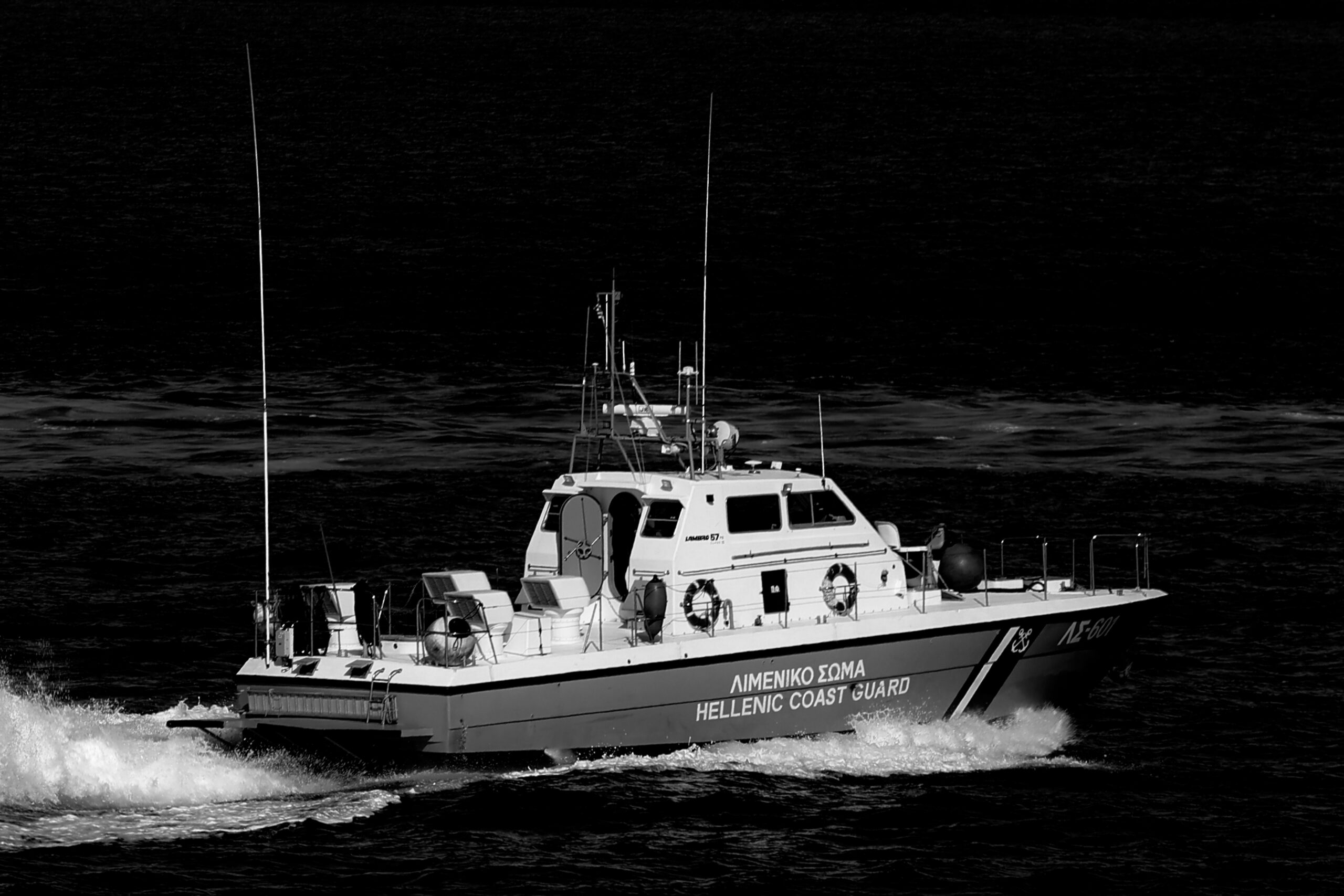 Κρήτη: Επιχείρηση διάσωσης 50 μεταναστών νότια των Καλών Λιμένων από το Λιμενικό