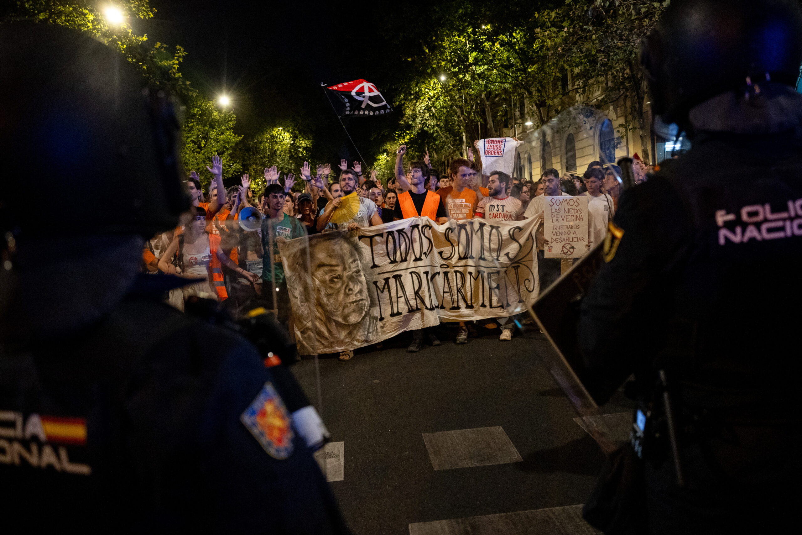 Ισπανία: Η έξωση μιας 87χρονης προκαλεί οργή – Χιλιάδες διαδηλωτές στους δρόμους για το στεγαστικό (Βίντεο)