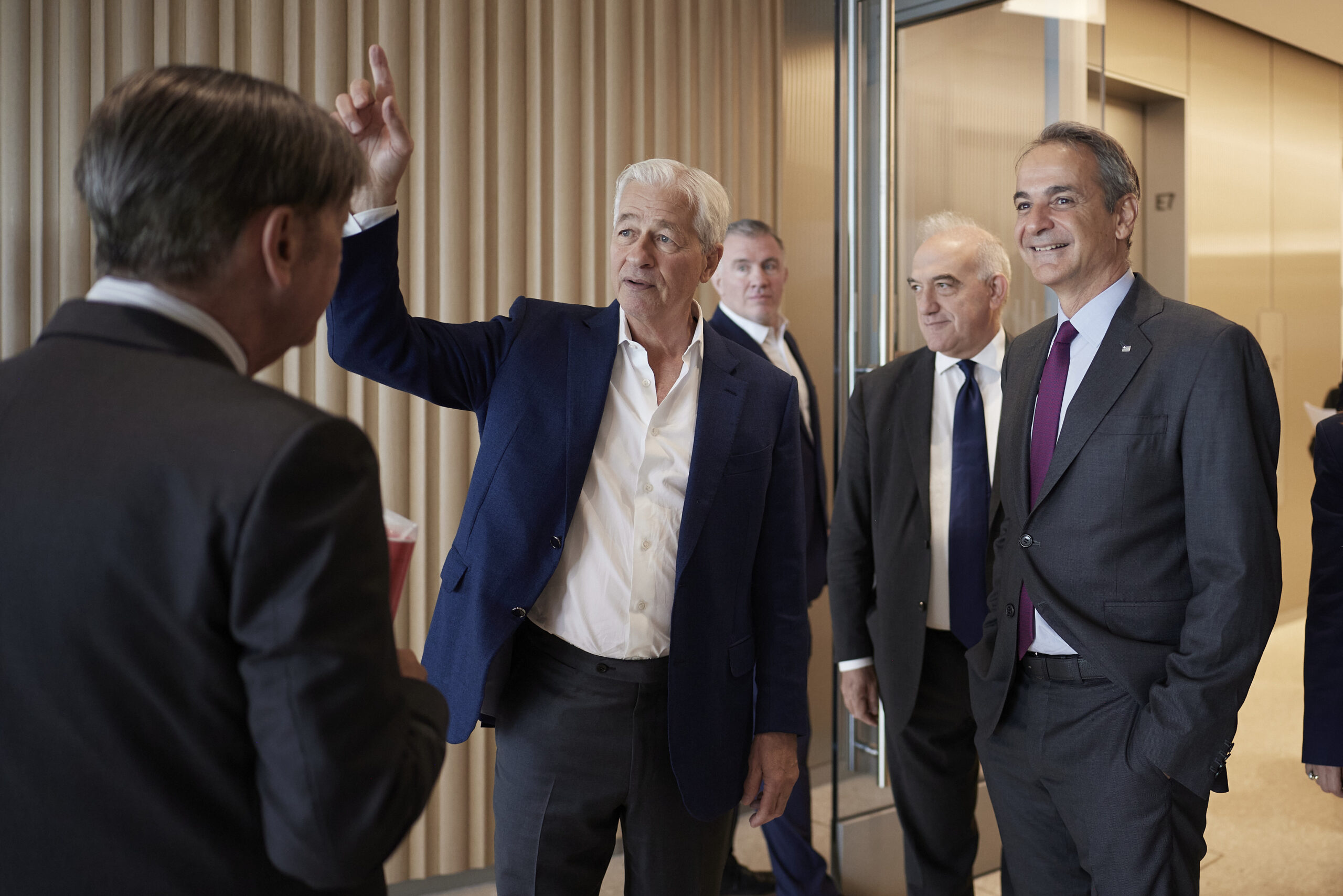 Συνάντηση Μητσοτάκη με τον CEO της JPMorgan Chase – Η ελληνική οικονομία στο τραπέζι