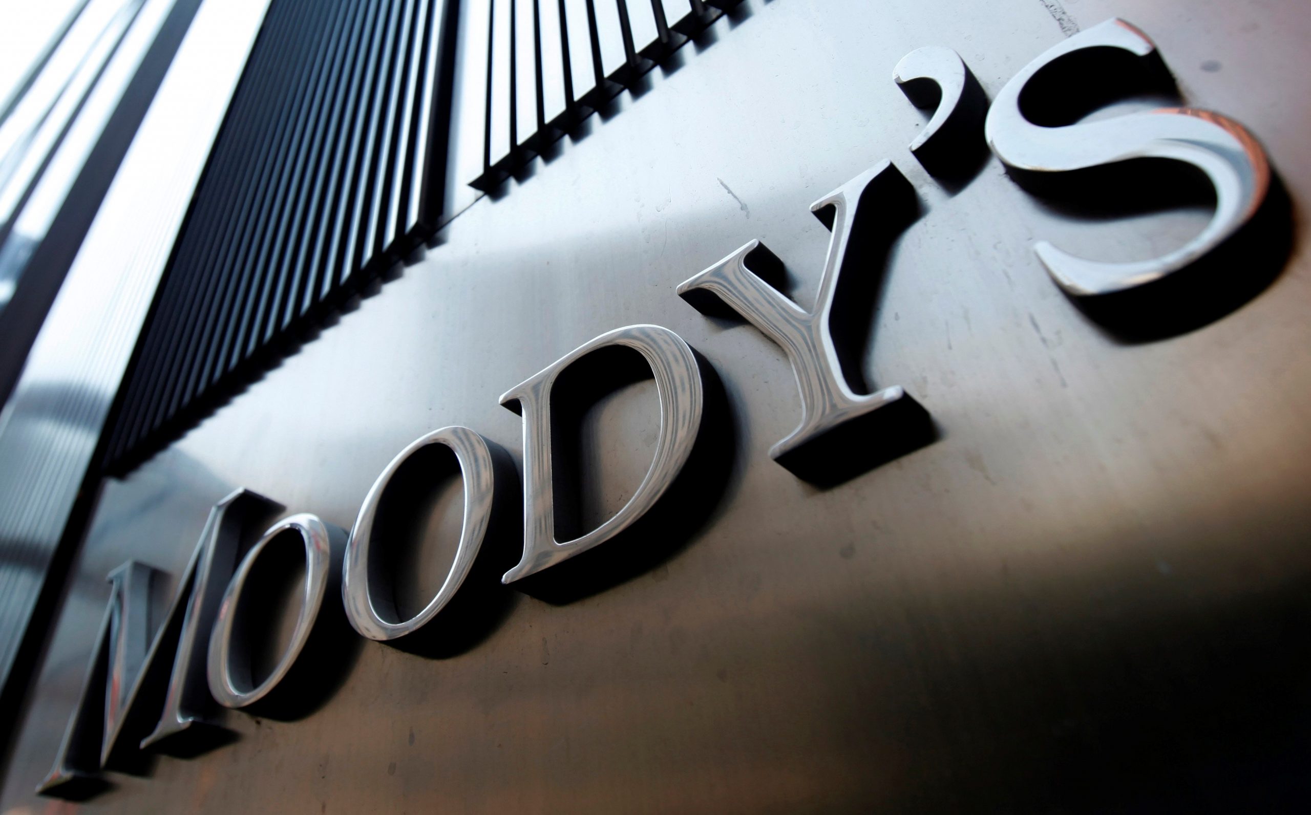 Διπλή αναβάθμιση από Moody’s και Scope: Η Ελλάδα στο BBB+ για πρώτη φορά μετά από 17 χρόνια – Το επόμενο βήμα προς την κατηγορία Α