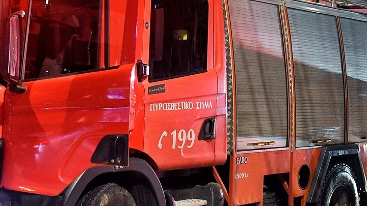 Εύβοια: Εγκλωβίστηκαν στις λάσπες μέσα στο αυτοκίνητό τους – Επιχείρηση της Πυροσβεστικής τα ξημερώματα