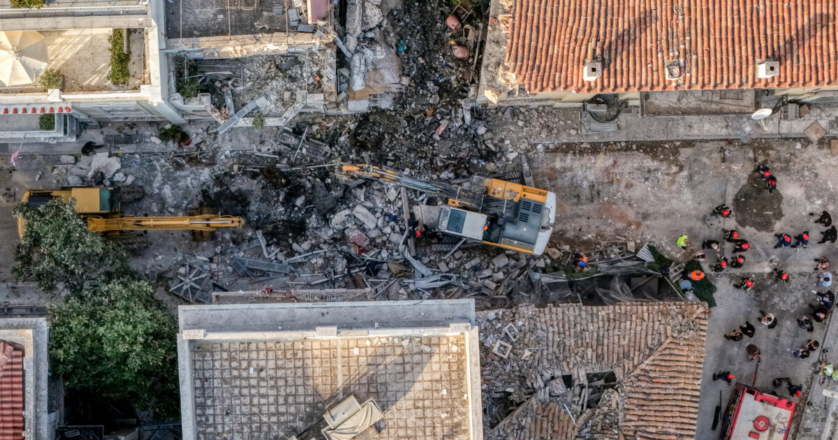 Πλάκα: Δύο αδέλφια με τους συζύγους τους τα τέσσερα από τα έξι θύματα της τραγωδίας στην Πλάκα – Ήρθαν στην Ελλάδα για ταξίδι του μέλιτος