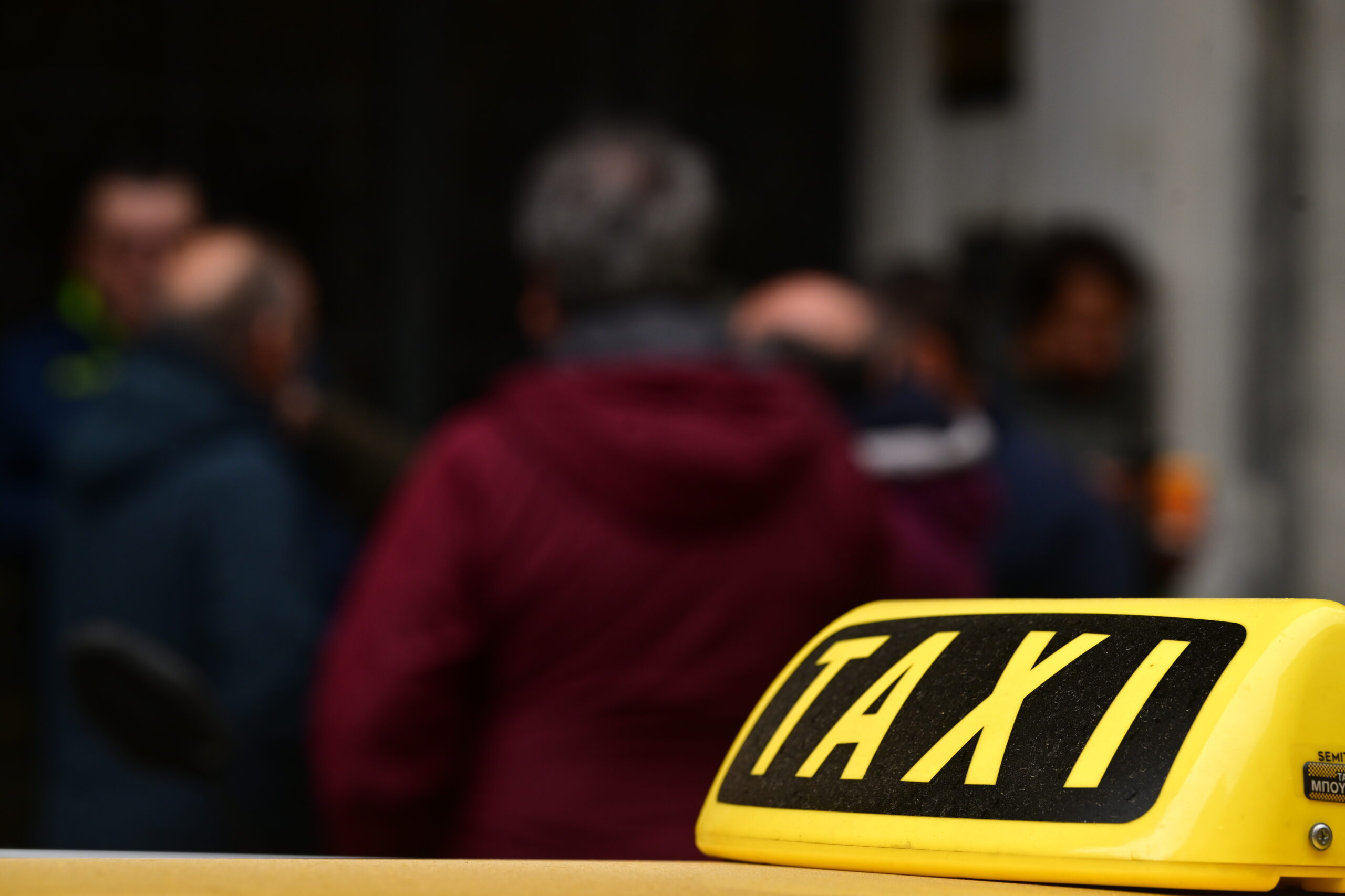Ρέντης: 34χρονος έκλεψε ταξί και παρέσυρε τον οδηγό – Συνελήφθη από τη ΔΙ.ΑΣ.