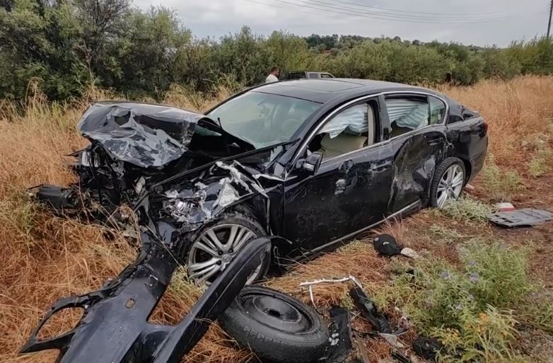 Ναύπλιο: Σφοδρό τροχαίο ατύχημα με εγκλωβισμένους και τραυματίες – «Ευτυχώς δεν είχαμε θύματα» (Βίντεο)