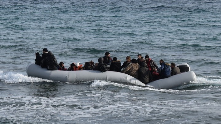 Κρήτη: Διάσωση 40 μεταναστών νότια των Καλών Λιμένων Ηρακλείου – Επέμβαση του Λιμενικού