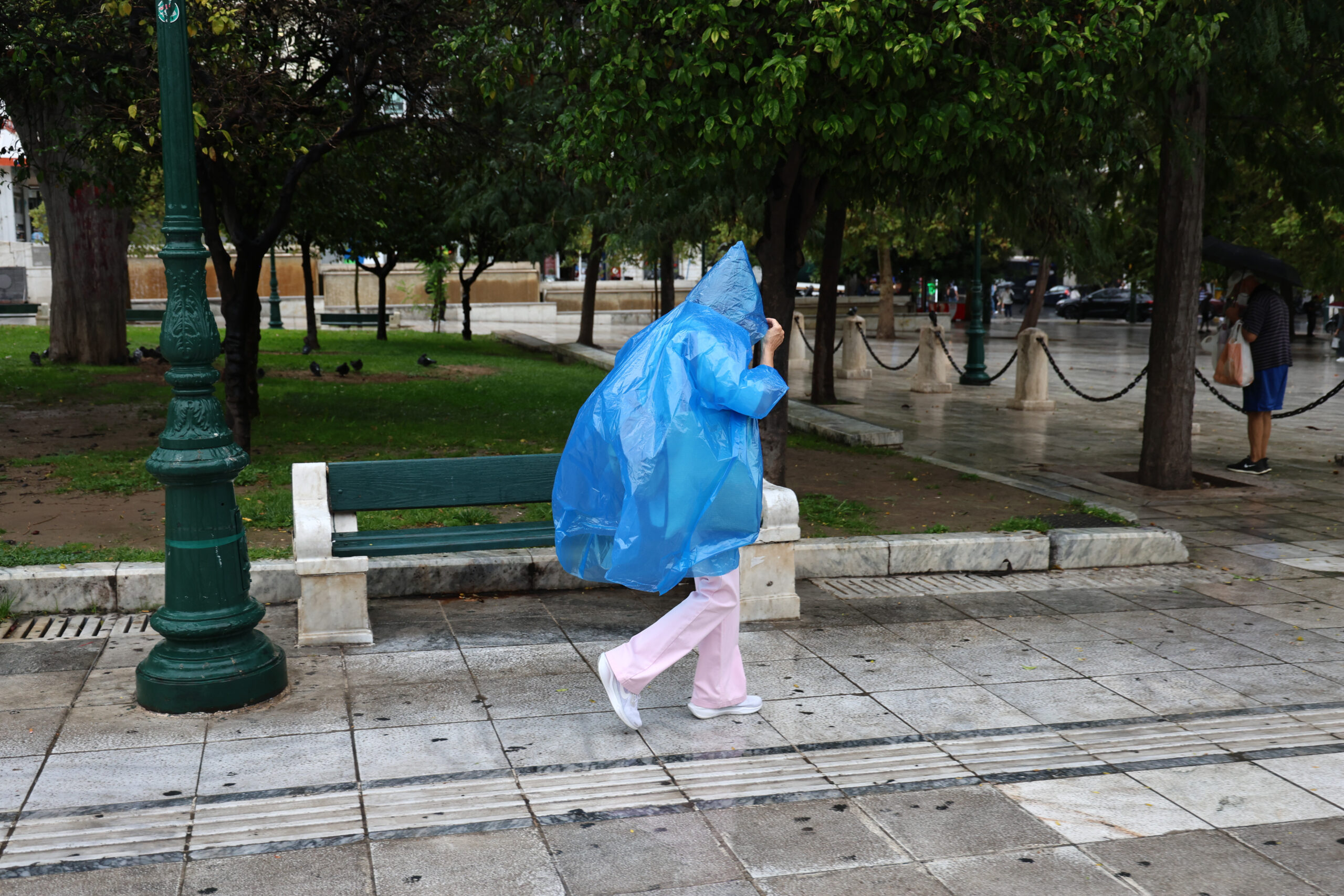 Κακοκαιρία: Ισχυρές βροχές και καταιγίδες σε αρκετές περιοχές της Ελλάδας – «Πορτοκαλί» προειδοποίηση από την ΕΜΥ
