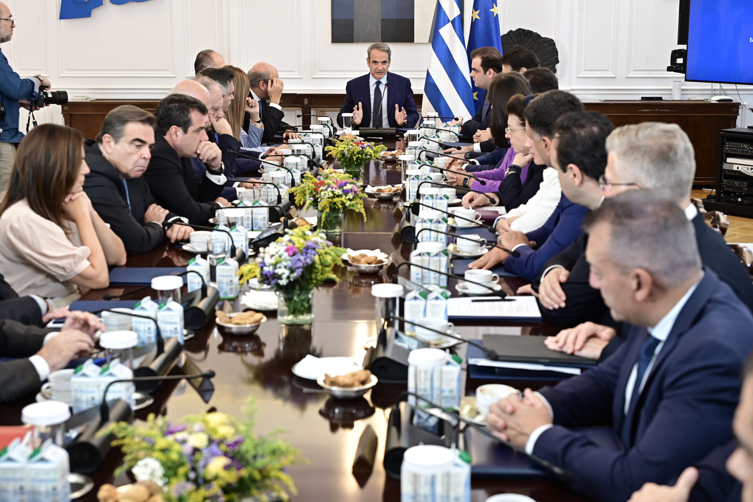 Υπουργικό Συμβούλιο: Οικονομία, social media, Δικαιοσύνη, φυλακές και προσλήψεις στο Δημόσιο